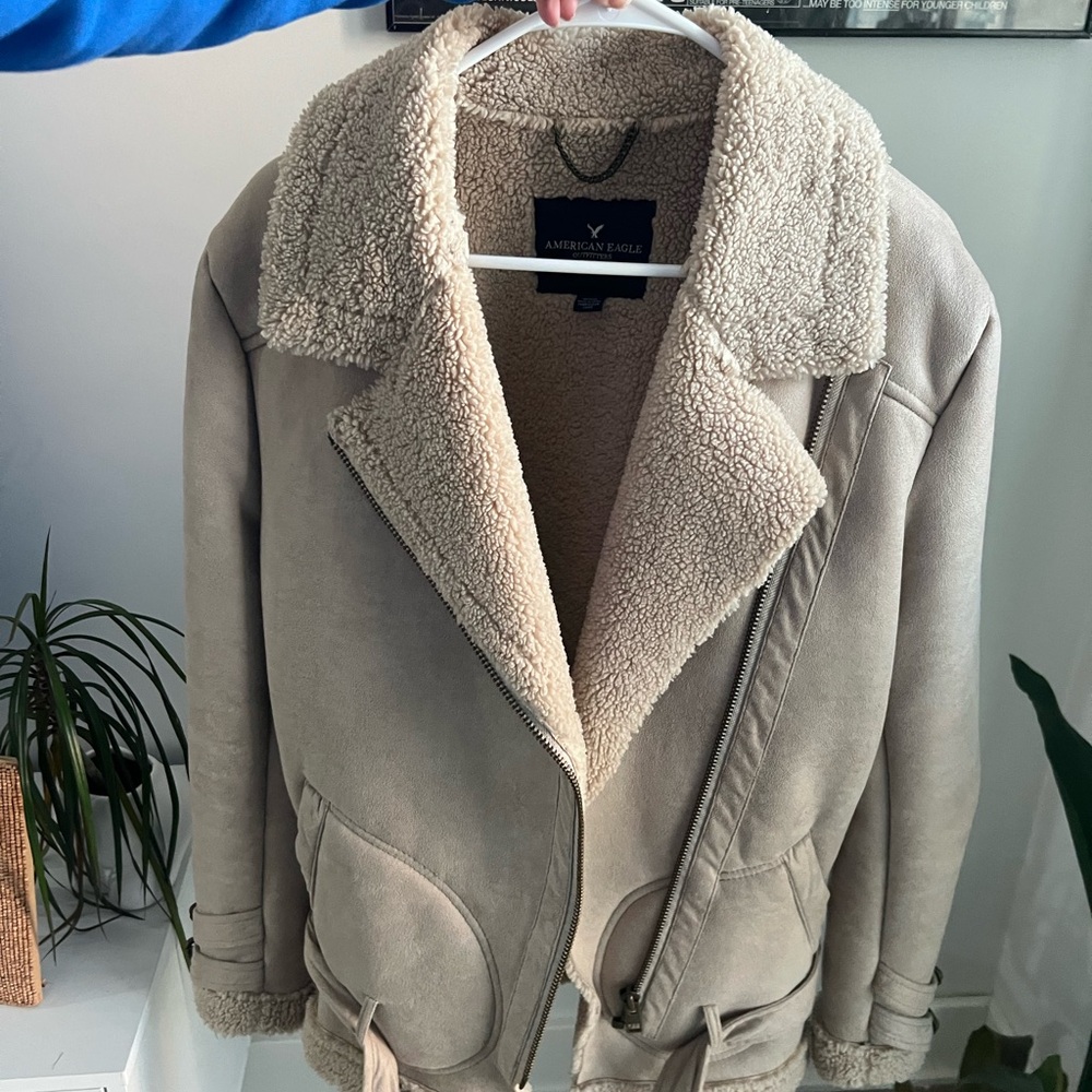 American Eagle Outfitters Women's Beige sherpa lined Jacket